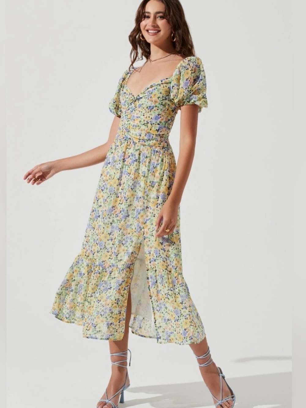 Astr the Label EUC Floral Puff Sleeve Midi Dress in Yellow